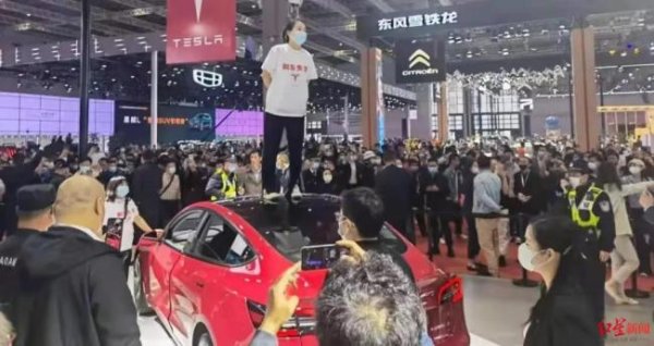 凯丰配资 历时四年车顶维权女车主胜诉 终获完整行车数据
